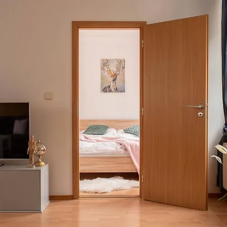 Crystal View Apartment *