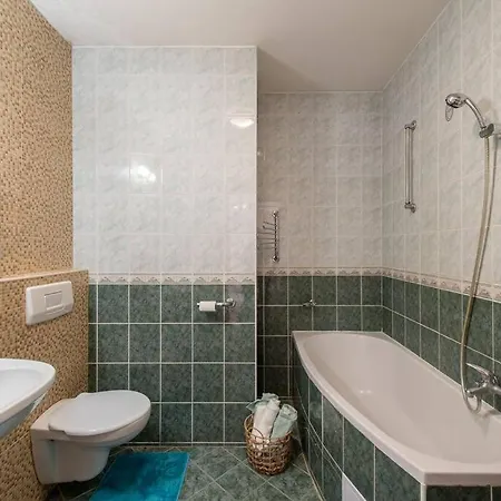 Crystal View Apartment